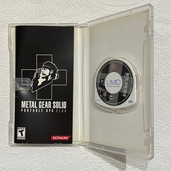 Metal Gear Solid Portable Ops Plus for Sony PSP CiB - Picture 2 of 5